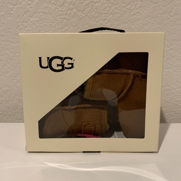 UGG Jesse Bow Boots 4/5 with box - Picture 2 of 8